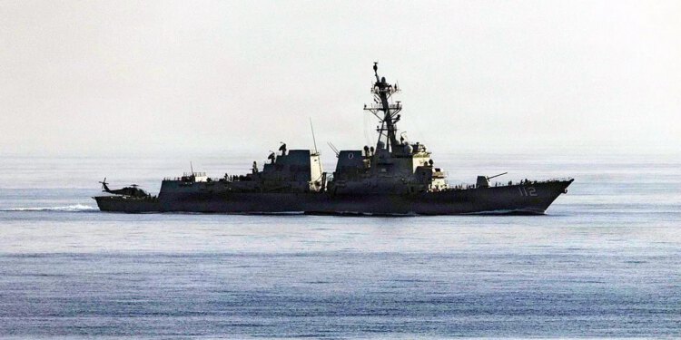 Američki razarač presreo naftne tankere koji su pokušavali napustiti Iran tijekom blokade: izvješće