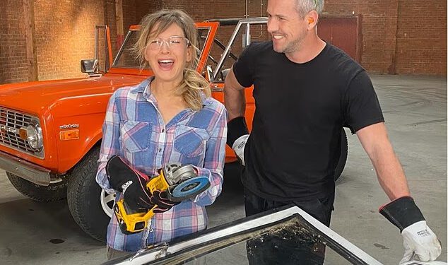 Ant Anstead, 47, oduševljen je svojom ‘prelijepom damom’ Renee Zellweger (56) na njihovu petu godišnjicu