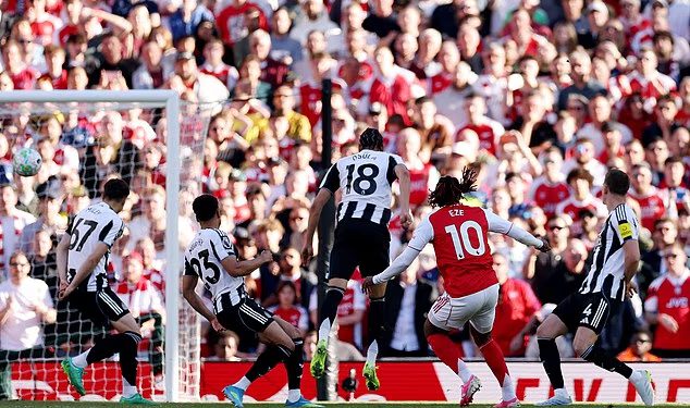 Arsenal NE izgleda kao prvak u čekanju: Zašto je Declan Rice briga za Mikela Artetu i najveći problem koji šef Topnika mora riješiti ako žele pobijediti Man City do naslova, piše CRAIG HOPE