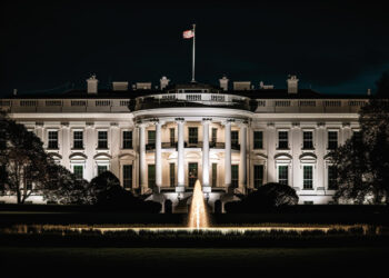 Bijela kuća otkrila hoće li baciti atomsku bombu: ‘Vi totalni idioti’