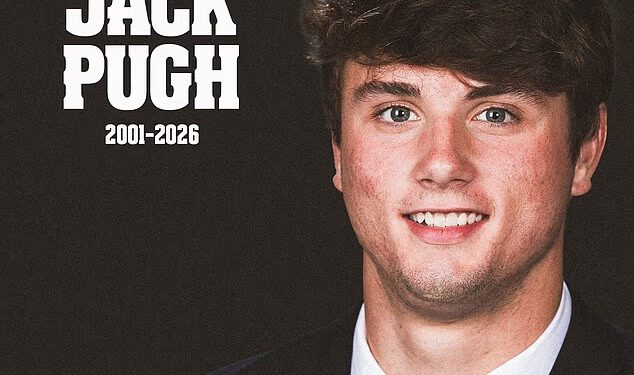 Bivša zvijezda sveučilišnog nogometa Jack Pugh preminuo je godinama nakon što je zbog depresije prestao baviti se sportom