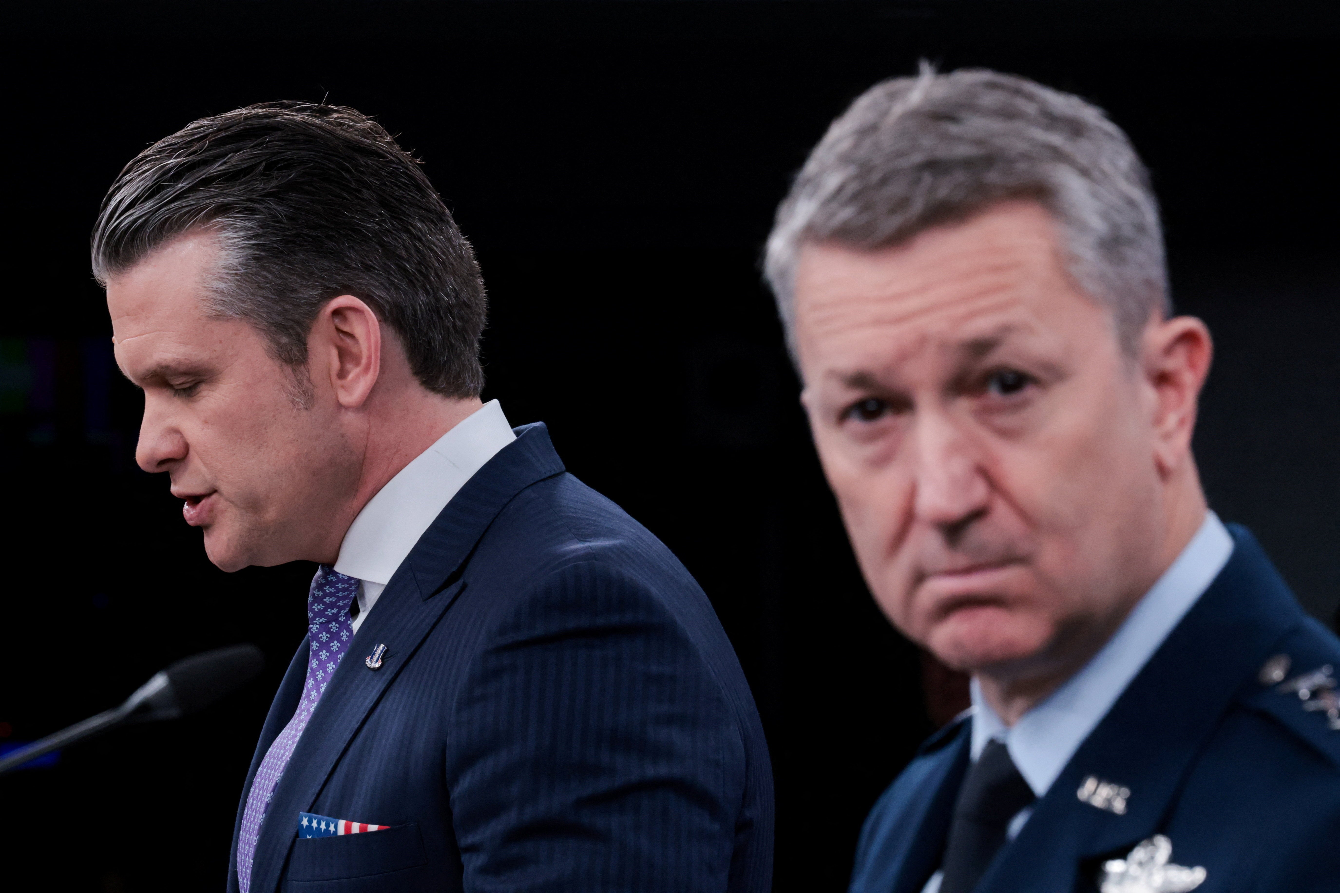 'Uvijek razmišljamo o tim razmatranjima i razvijamo opcije kako bismo mogli ublažiti te rizike u skladu s uobičajenom praksom koju radimo u vojsci', rekao je novinarima predsjedavajući američkog Združenog stožera general Dan Caine kad su ga pritisnuli zbog predsjednikove prijetnje postrojenjima za desalinizaciju u Iranu.