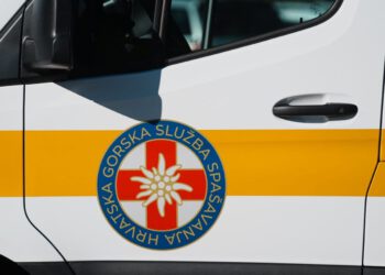 Brza akcija spašavanja u Mravincima: HGSS Split spasio osobu koja je pala sa suhozida