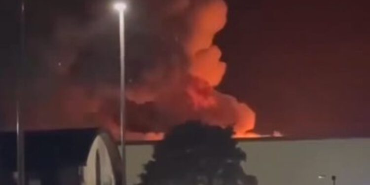 Buknuo požar u britanskoj bazi, tamo su američki bombarderi: SAD skriva što im je napravio Iran