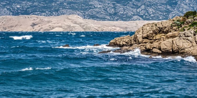 Meteorolozi upozoravaju na olujnu buru, ali stiže i preokret: Evo kakvo nas vrijeme čeka danas