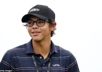 Charlie Woods prolazi kroz noćnu moru pri povratku golfu nakon što je otac Tiger uhićen pod uvjetom da je podvrgnut teškom stanju
