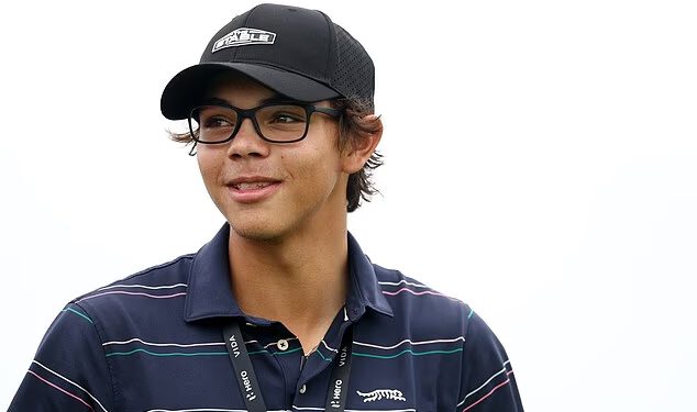 Charlie Woods prolazi kroz noćnu moru pri povratku golfu nakon što je otac Tiger uhićen pod uvjetom da je podvrgnut teškom stanju