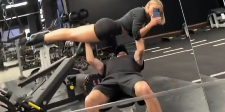 Chelsea ga je platio 100 milijuna: sada Mudryk trenira sa svojom djevojkom kao uteg