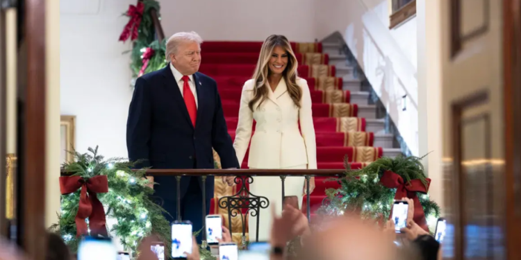 Čitač s usana otkrio što je Melanija rekla kralju Charlesu: Odstupili su i od protokola