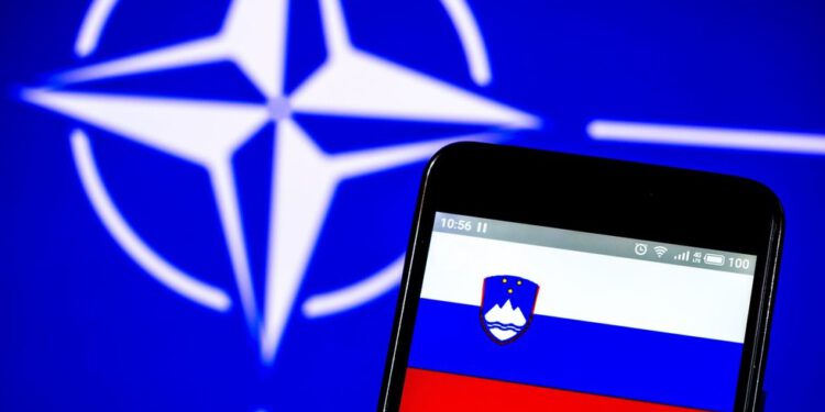Članica NATO-a planira glasanje o izlasku — RT World News
