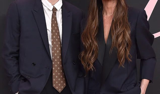 Cruz Beckham potvrđuje da je mama Victoria uklonila sve svoje tetovaže, uključujući i počast suprugu Davidu nakon što je rekla da ‘nisu lijepe’