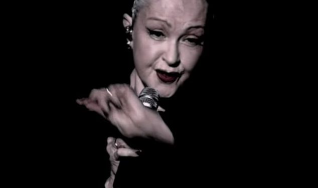 Cyndi Lauper zaustavila koncert u Las Vegasu kako bi opsovala Hecklera: ‘Doći ću po tebe, ja sam iz Brooklyna’
