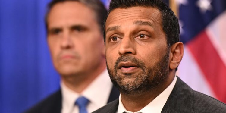 Demokrati Zastupničkog doma pokreću istragu protiv Kasha Patela i zahtijevaju testiranje na alkohol