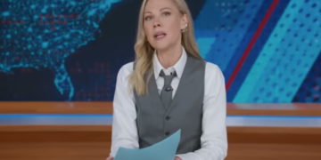 Desi Lydic iz Daily Showa staje u obranu supruga Kristi Noem dok susjedi reagiraju na fotografije bombe