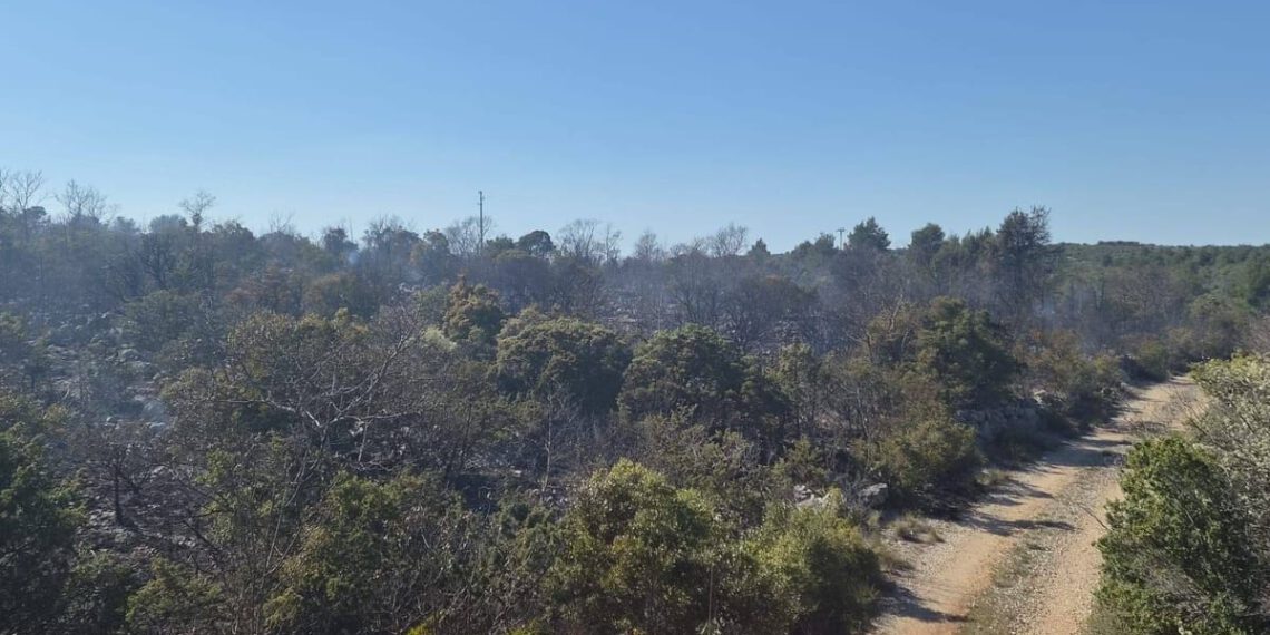 Dva ‘subotnja’ požara na području Primoštena