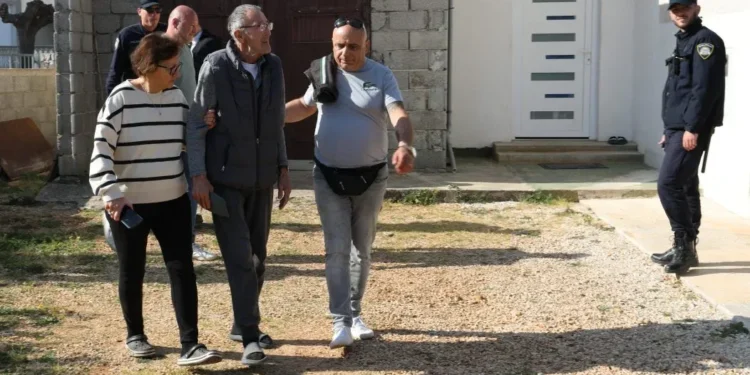 Dvoje nemoćnih staraca deložirano iz doma koji su kupili prije 37 godina na Viru