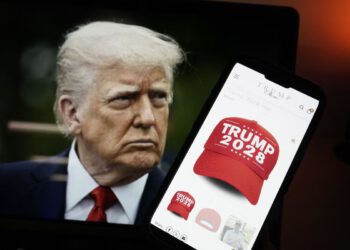 Etička skupina tvrdi da je Trump brendirao više od 600 novih stavki kako bi ‘profitirao na predsjedničkoj funkciji’ u ovom mandatu