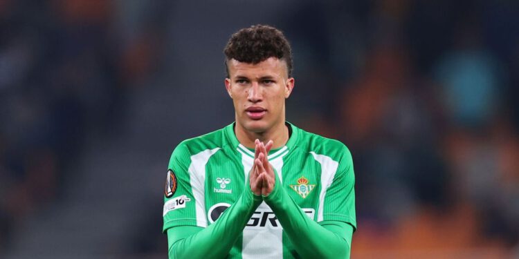 Flert s Joaquinovom kćeri: Betis, suspendiran Nelson Deossa