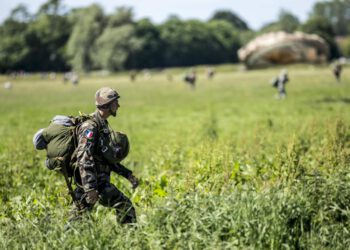 Francuska se priprema za ‘ratnu ekonomiju’
