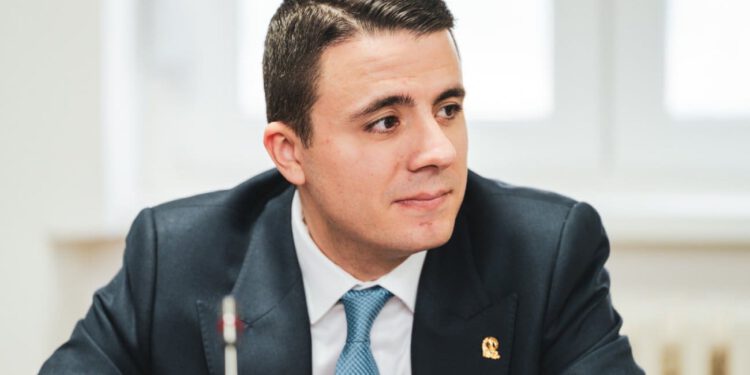 Gojak: “Mladi trebaju rješenja, a ne ideološke eksperimente”