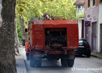 Gorjela kuća u Jablanici i minibus kod Stoca