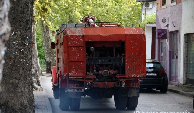 Gorjela kuća u Jablanici i minibus kod Stoca