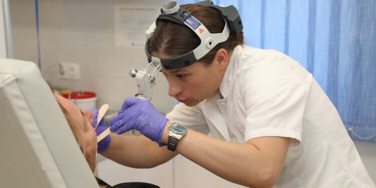 Grad Makarska i KBC Split: U jednom danu pregledano više od 400 građana