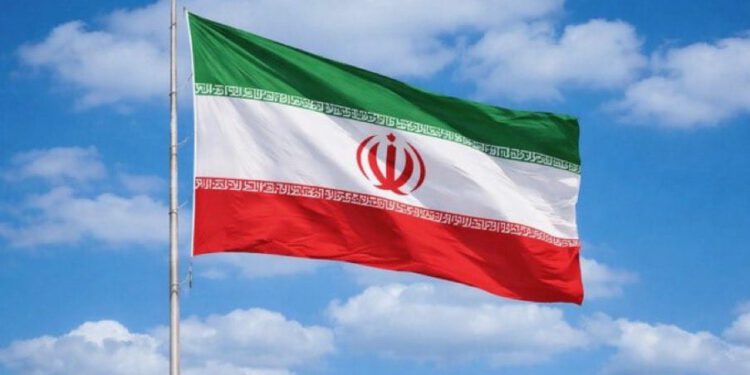 Iranski mediji tvrde: "Naš je supertanker prošao kroz Hormuz bez problema"