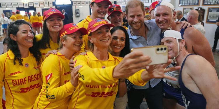 Harry i Meghan upoznaju preživjele terorističkog napada na plaži Bondi u Sydneyu