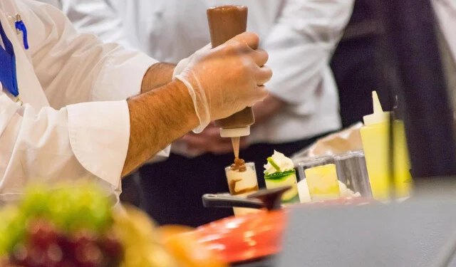 Hercegovini uoči turističke sezone nedostaje oko 2000 radnika iako plaće rastu