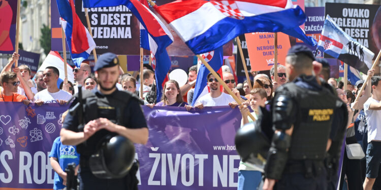 Hod za život prozvao Tomaševića: ‘Kekin ili Let 3 odmah bi dobili dozvolu’