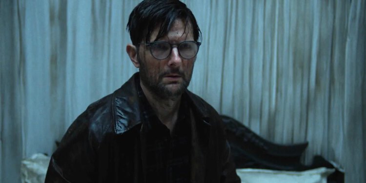 Hokum recenzija Adam Scott