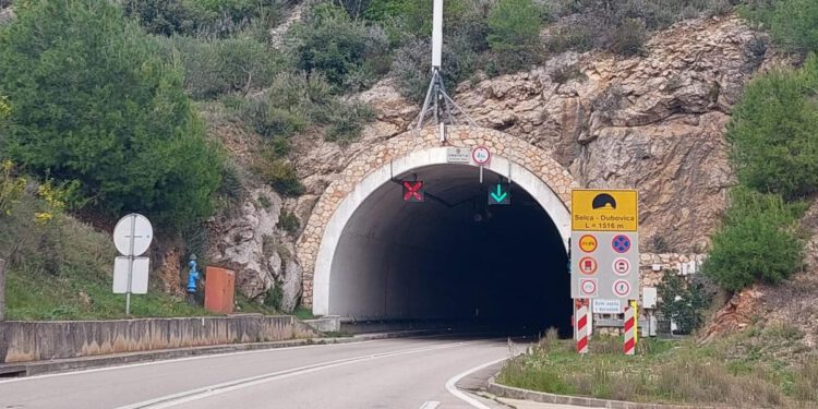 Hrvatske ceste zatvaraju tunel na Hvaru