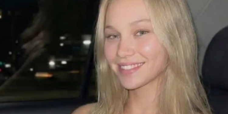 Indijski student medicine iza AI konzervativnog influencera kaže da je ‘super glupu’ publiku MAGA bilo lako prevariti