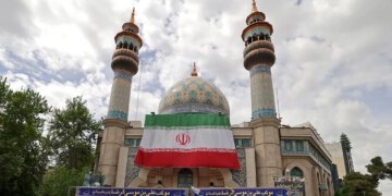 Iran je navodno pucao na više brodova u Hormuškom tjesnacu