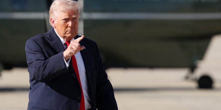 Iransko-američki rat uživo: Teheran upozorava da ima ‘nove karte za igrati’ na bojnom polju jer Trump odbija prekinuti blokadu Hormuza