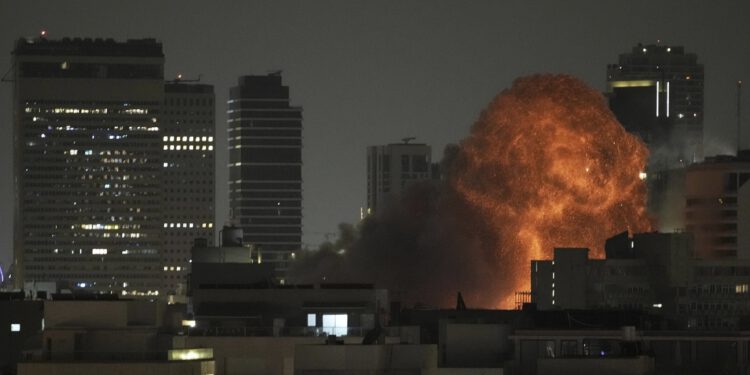 Izrael gađa Hezbolah uoči prekida vatre, znakovita poruka Amerikanaca