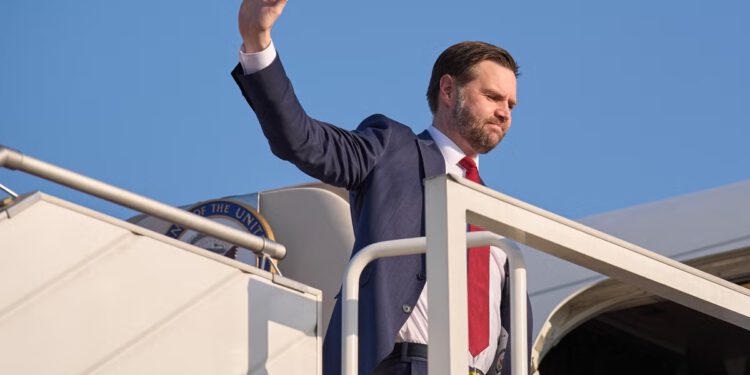 Je li ili nije? Trumpovi dužnosnici preokreću se oko toga vodi li Vance razgovore s Iranom – ili ostaje kod kuće