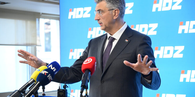 Jednu osobu iz sjene Plenković naziva i po nekoliko puta na dan: Stalno su na ‘vrućoj liniji’