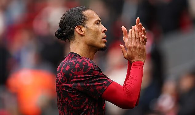 Kako su bijesni prosvjedi navijača Liverpoola poslali glasnu i jasnu poruku njegovim vlasnicima tijekom pobjede nad Fulhamom s Kopom koji je izgledao ‘gol’ i zašto Virgil van Dijk pledira za rješenje, piše LEWIS STEELE