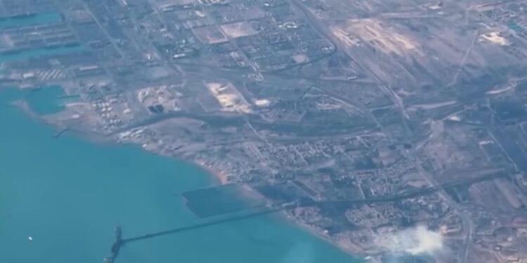 Kaos na Bliskom istoku: Pogođen teretni brod u Omanskom zaljevu, izbio požar