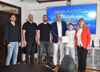 Kaštela ponosna na mladog prvaka: Ivan Markić i BK 101 na prijemu kod dogradonačelnika Budimira