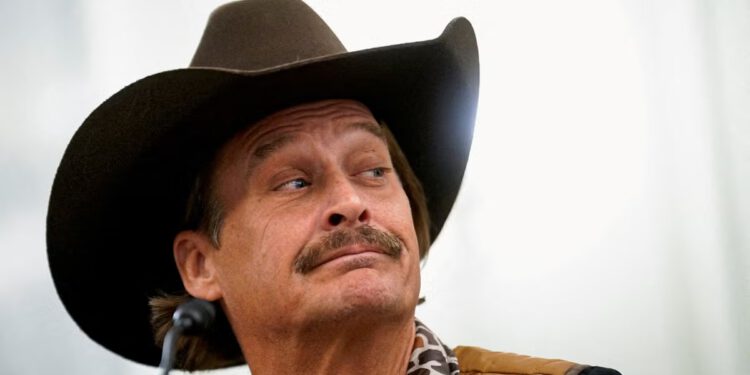 Kid Rock bio je gost na američkoj vojnoj vožnji helikopterom sa šefom Pentagona Peteom Hegsethom, tvrdi izvješće