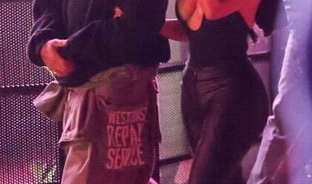 Kim Kardashian slatko se druži s dečkom Lewisom Hamiltonom dok se romansa zahuktava na snimanju Justina Biebera za Coachellu