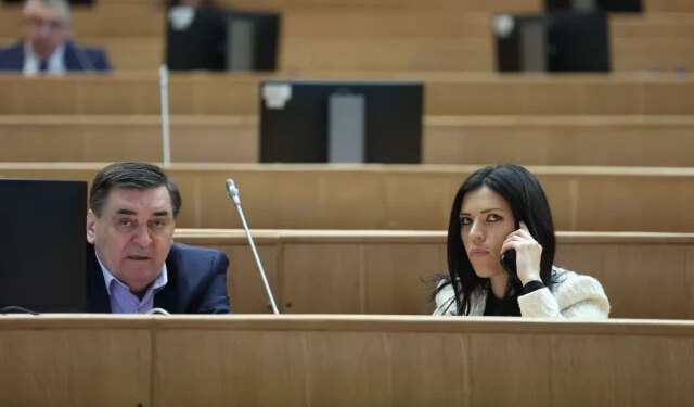 Klub zastupnika SNSD-a dužan Parlamentu BiH za hranu i piće