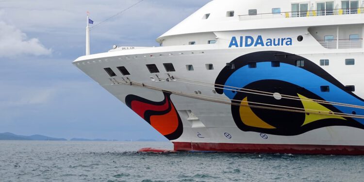 Kruzerska industrija napušta Bliski istok, no neki “hrabro” ostaju