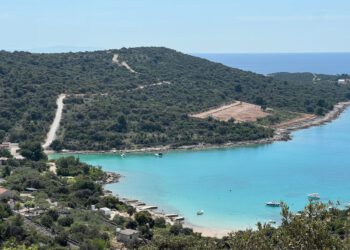 MARINA Uklonjen suhozid uz more i probijena cesta – Građani tvrde: "Sumnjamo da će krenuti gradnja…"