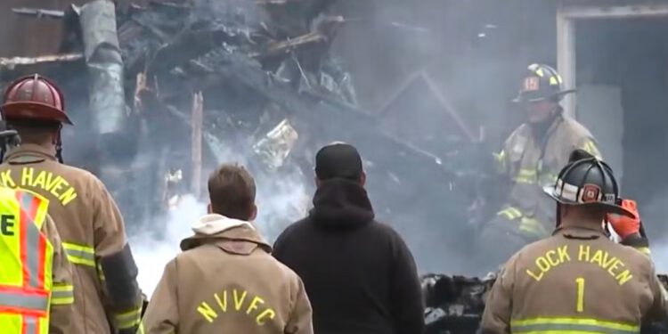 Majka i šestero djece ubijeni su nakon što su ostali zarobljeni u gorućoj kući u Pennsylvaniji