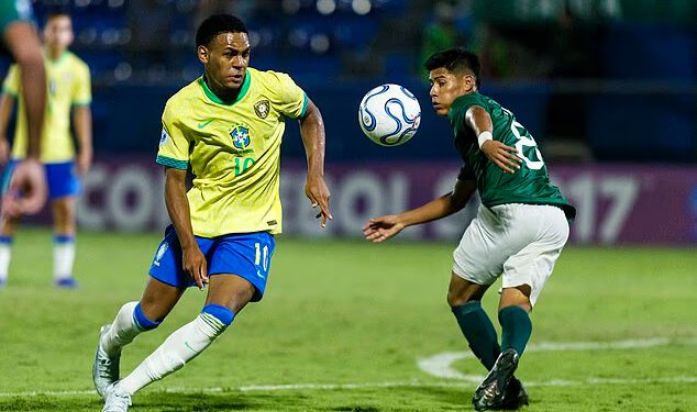 Man United ulazi u utrku za najbolju perspektivu u svjetskom nogometu: Crveni vragovi pripremaju ponudu od 34 milijuna funti u pokušaju da pobijede Man City i Barcelonu brazilskom čudesnom klincu Eduardu Conceiçau