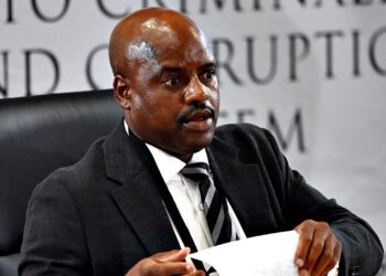 Maramica zalijepljena za glavu suspendiranog šefa policije nakratko zaustavila istragu o korupciji